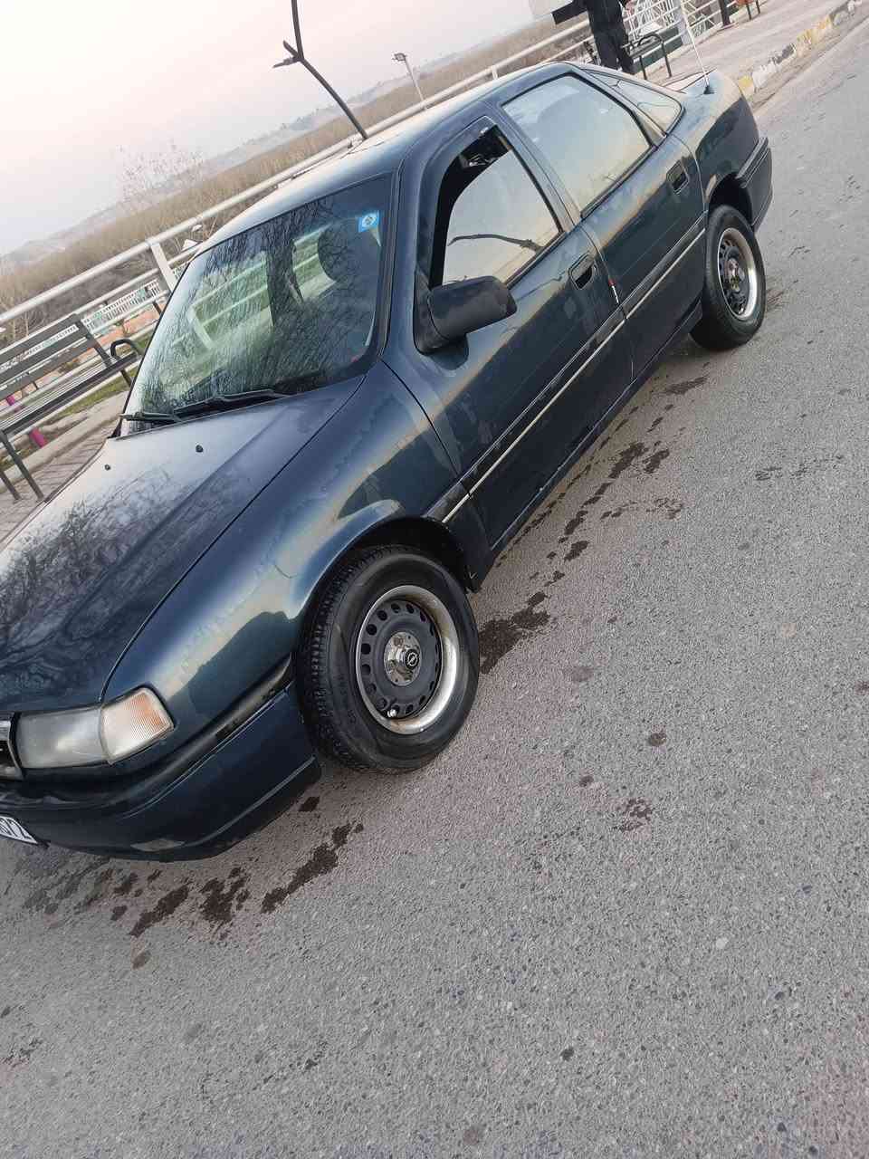 السلام عليكم
سيارة اوبل فكترا حجم ٢٠ موديل ٩٢ سنوية عظم لغاية ٢٠٣٠ باسمي وكالة او تحويل محرك شرط كير شرط طخم امامي وخلفي جديد طخم تاير جديد وايرَمنية كلها شغالة   قفل مركزي دوشمة جديدةالسيارة فقط مصبوغة عام جمالية مشرحة تكم أمامية فقط مكان السيارة موصل حمام العليل السعر ٣٥ وبيها مجال ***********
***********
