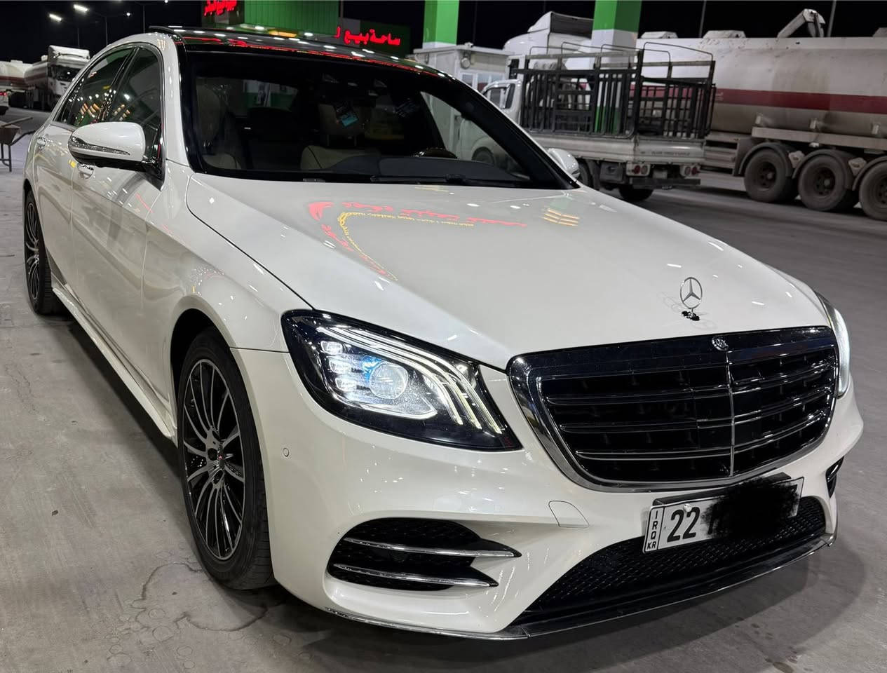 S 560  L
الموديل : 2014

حجم المحرك : 5.0  ثمانية سلندر 

((بيها صبغ باب فقط خليجه سياره كلش جديده)))  

فول موصفات اعلى فئة
بصمة تشغيل وابواب
فتحت سقف بانورما
ثلاجة
كاميرا 360
شاشات خلفية
كشنات مساج
تدفئة و تبريد مقاعد  امامي خلفي 
باب طويل
رادر امامي خلفي جانبي
جنطة كهرباء
لايت امامي خلفي LED
ويل كب amg
انظمة قيادة 
 قيادة ذاتية 
تحكم مقاعد كهرباء امامي خلفي
وبعد بيها هواي مواصفات
اخوان رقمها اربيل سياره تحويل مباشر
مكانها بغداد الكريعات
السعر 395ورقه وبيها مجال الاستفسار***********
