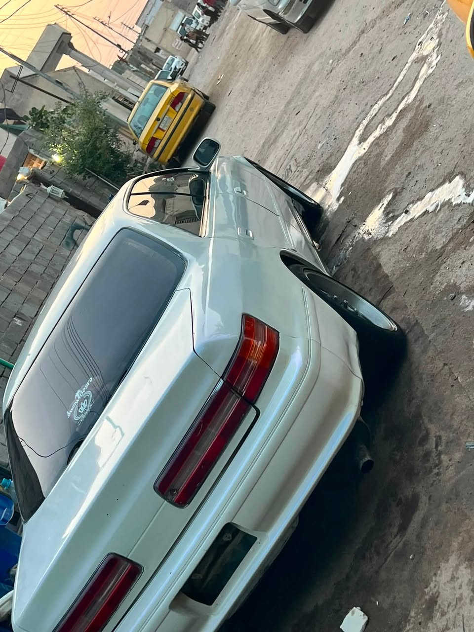 السلام عليكم سياره مارك 97مكصوصه لون مميز رقم بصره ويل رياضي تخم تاير جديد حدادي جديده مكينه وكير خير من الله. رقم دولي باسمي السياره احلى من الصور سنويه لل28 مكان السياره البصره مركز المدينه السياره مكفوله فقط أصوليات ونقل البدي شوف العين تبريد ثلج منضومه جديده السعر 47 بيها مجال قليل او مراوس حسب القناعه رقم الهاتف ***********
