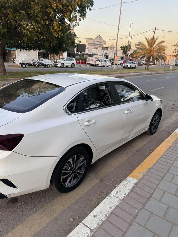 سلام عليكم K3 موديل 24 مكينه 1500 دبل نوزل ماشيه 32 الف سياره حلوونضيفه سياره تخبل بس اريد سياره عائليه ولعنده سورنتو مراوس عادي ‭0784 023 4483‬ مكان سياره بغداد بلديات وسعر 130 ورقه
