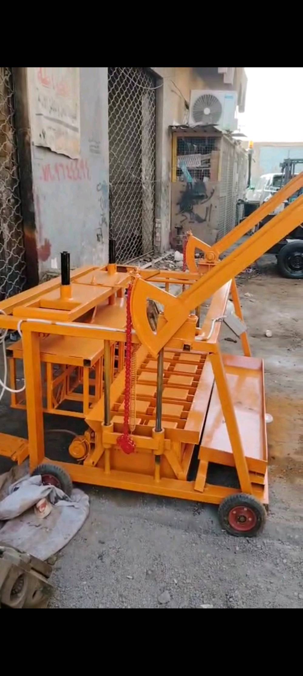 النجف الكوفة 
خباطة للبيع السعر مليون و 800 وبية مجال للشراي 
مكينة بلوك بياضة 6 بلوكات بل دقيقة
السعر 30 ورقة 
( الي يريد يبدي مشروعة وعندة عرصة حتى لو 100 متر) 
خلي يتوكل وبخدمتة 
غرض البيع عدم التفرغ تجي تأخذ المكينة والخباطة شرط الفحص لمن تقتنع انت 
***********