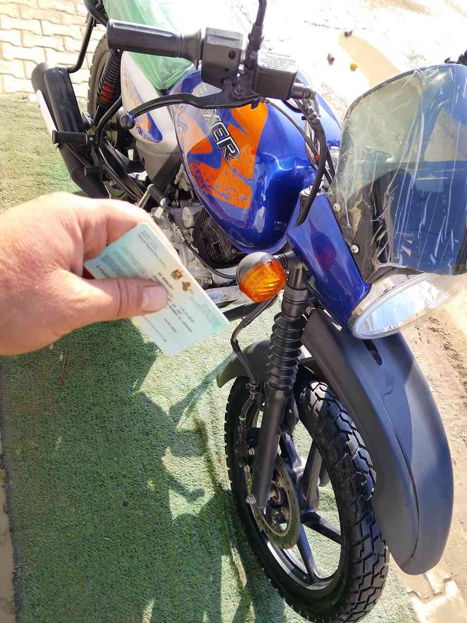 السلام عليكم ورحمه الله وبركاته دراجة نارية بوكسر موديل 23 نازلة بل 25 كفالة عامة من الشخط مرقم كامل انكليزي تحويل ثاني يوم إذ تريد كفالة عامة هندي الصندع ابو الفلتر الشراي يتصل ويدلل ويتساب موجود مكاني ديالى خرنابات ورة السيطرة الثانية باقي التفاصيل داخل الفديو *********** اتصل ودلل
