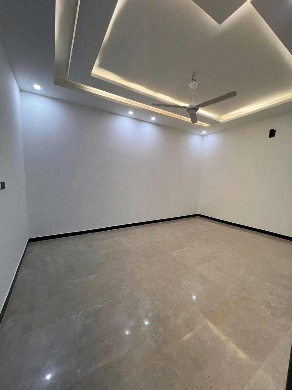 🌷🧿(الهم صل على محمد وال محمد)🧿🌷

         🔥🔥🏡#يعلن_مكتب الاسدي للعقار 🏡🔥🔥

      🛑🔥عنوان المكتب/حي سلام/سايدين ابو دجاج🔥 🛑

           🛑🚏🚏ثاني ركن من جهة حي الجامعه🚏🚏🛑

     🟢#عندك_عقار_وتريد_تعرضه_دزه_النا_ولاتشيل_هم🟢

             🟠🟠#عنوان_التميز_والثقه_والابداع🟠🟠

                 (📲***********
             
               
ارجو#متابعه#الصفحه#ليصلك #عندك_عقار_وتريد_تعرضه_دزه_النا_ولاتشيل_هم***********
            

___________جميع الارقام تدعم تطبيق الواتساب___________

    

      
          
             
               

            

___________جميع الارقام تدعم تطبيق الواتساب___________

    

       🔥🔥📣 🏠دار مساحه دار في حي جامعه🏠

  🚧🏠المساحه (200)متر10x20 الطابق الارضي 🏠🚧
      
     🔴🔥موقع ممتاز جدا  شارع20🔥🔴

  🏘️🏡 غرفه عدد1وصالة واستقبال ومطبخ وصحيات🚽🛁

  🏘️🏡 غرفة عدد3وصاله واستقبال ومطبخ وصحيات🚽🚿

                   🛑🛑مجموع الغرف في الدار 4🛑🛑

                         🔥  (مواصفات البناءvip) 🔥

  🧱طابوق نهروان البناء كله9انج صب كونكريت مركزي🪨🪬

        🔥ارضيات مرمر درجه اولى سيراميك درجه اولى 🔥

     🛑للاستفسار مراسلة الصفحه او الاتصال على الواتساب 🛑

             🟢تابع الحساب لتصل لكم كافه المنشورات 🟢☎️☎️

  🧱طابوق نهروان البناء كله9انج صب كونكريت مركزي🪨🪬

        🔥ارضيات مرمر درجه اولى سيراميك درجه اولى 🔥

     🛑للاستفسار مراسلة الصفحه او الاتصال على الواتساب 🛑

             🟢تابع الحساب لتصل لكم كافه المنشورات 🟢
