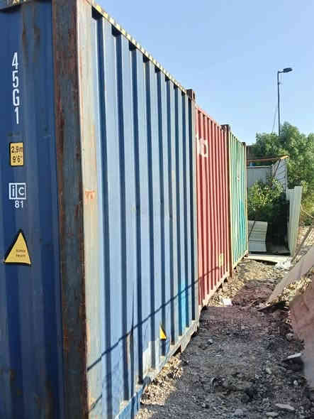 متوفر حاويات للبيع بحاله جيده جدا مكانها بغداد الطالبيه سعرها ٢٥ورقه فول نظافه *********** موجود توصيل لكل مناطق العراق***********
