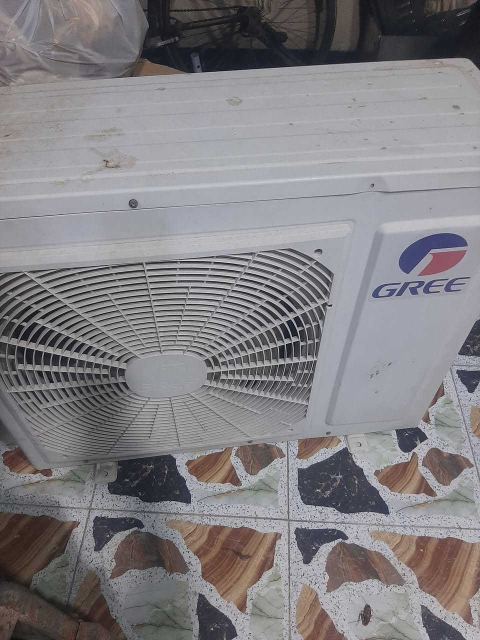 قطعه خارجيه كري شغاله بدون غاز طن ونص وذا عندك خارجيه عاطله اخذه ونطيني فرق عنوان بصره حي بغداد المجلس محافظه رقم هاتف ***********  واتساب
