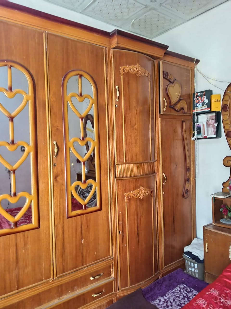 السلام عليكم غرفة نوم صاج كبيرة للبيعالسعر900وبيهة مجال مكان بغداد الزعفرانية التواصل واتساب ***********
