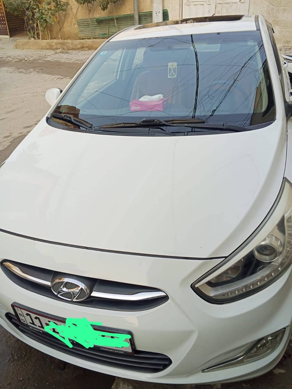 السلام عليكم
هونداي اكسنت خليجية فول مواصفات 1/1   
موديل 2016  
هزه جديده رقم بغداد الانكليزي لوحات  جديده بأسمي رقم كلش حلو مميز 
سياره كلشي مناقصه جدا نظيفه 
-كير محرك بلاديات ممفتوحات كفاله
-حجم 1600 دوش قطرتين المرغوبه 
-كير اوتماتيك
-نظام Eco 
-تبربد +تدفئه شغالات فول 
-صدر جديد تخم تاير جديد
-فتحة سقف سلايد روف
السعر 113
العنوان بغداد الحرية 
‏الاستفسار اتصال على الرقم 
‏ ***********
‏
سونار موجود
