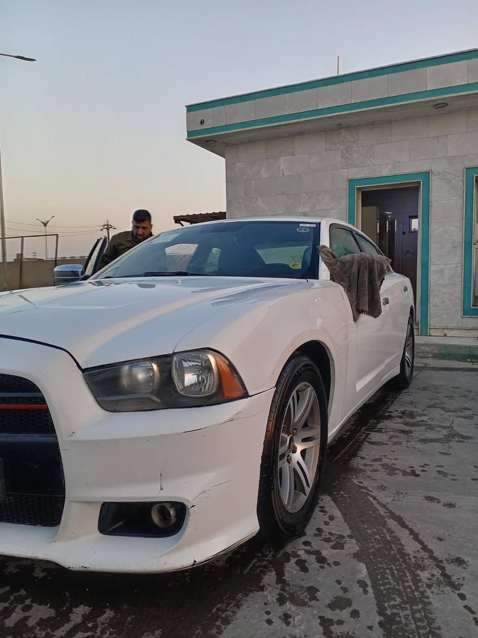 السلام عليكم جارجر 2011
للبيع بيها صبغ حزام
رقم بصره تحويل ثاني يوم
هزه جديده وسياره ماناقصها شي مكان السياره كوت 

***********
