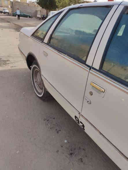 السلام عليكم دولفين موديل 1993 رقم واسط السعر 50 وبيها مجال محرك جديد تخم تاير وحداديه صارلهه شهر من شادهه الشراي يتصل ***********
