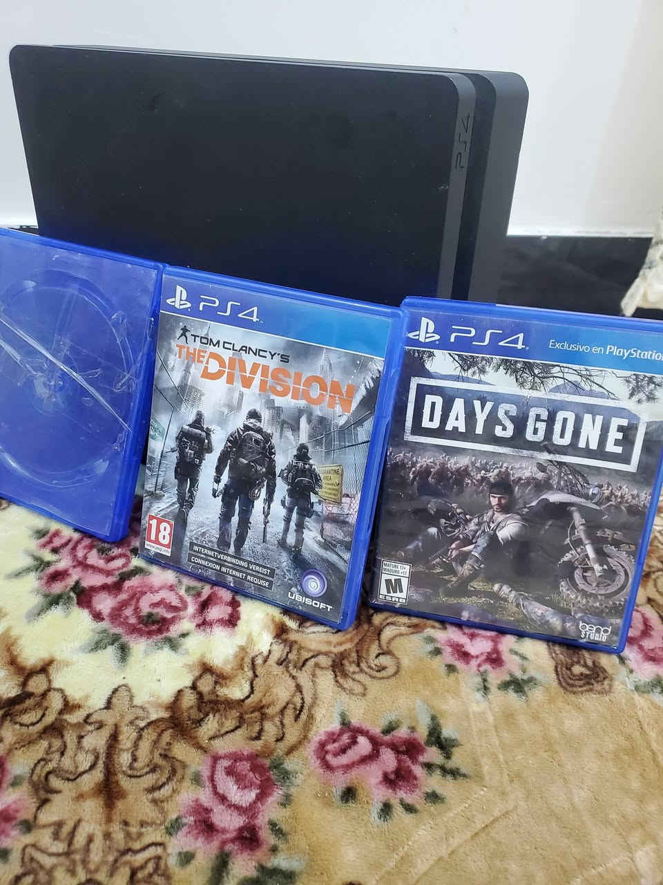 سلام عليكم بلي فور سلم كامل ملحقات اقراص 3 جوستك اصليه مو تجاري سعر235بي مجال توصيل اكو مكاني البصره رقمي ***********
