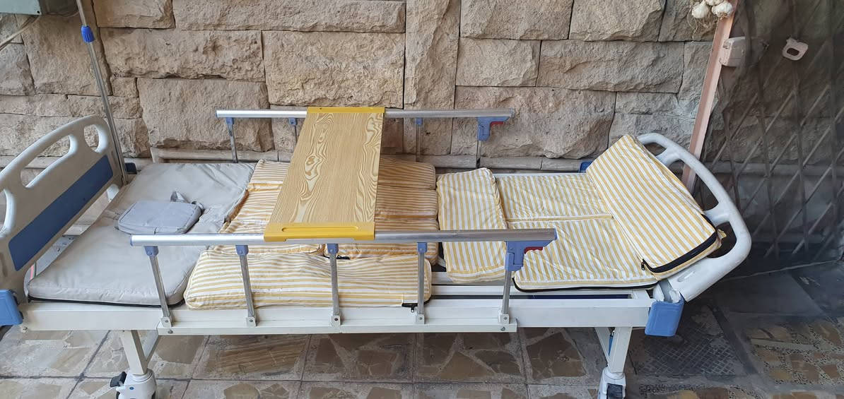 معدات طبية (سدية مع وسائد طبية+ فراش هوائي ضد قرح الفراش بمنفاخين+ عربانة طبية+ حجلة سير+ كرسي مقعدين جديد غير مستعمل)
السعر الكلي 520 و بيهن مجال
المكان بغداد القاهرة الثانية
لا يتوفر توصيل


**إذا كنت صاحب هذا الإعلان وتريد حذفه لأي سبب، رجاءا أرسل رسالة إلى الدعم الفني**