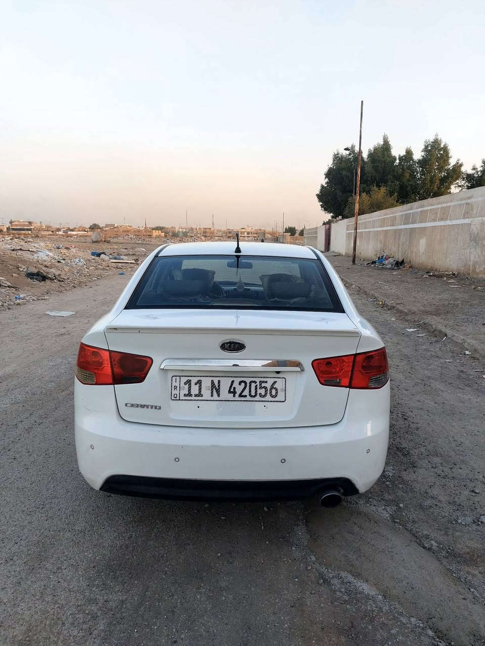 سيراتو 
السلام عليكم ورحمة الله وبركاته 
سيراتو خليجي 2012 فول مواصفات 
محرك 1600 دوش المرغوب 
كير AT المرغوب 6 نمر 
السيارة بأسمي تحويل ثاني يوم سنوية 2027 
رقم بغداد الجديد و هزة كاملة 
فتحة سقف 
اشاير بالمري 
المري شفط كهربائية 
حساسات خلفية 
ويل حجم 17 
تحكمات ستيرن جهتين 
شفتات بالستيرن
يدات نيكل 
شاشة أصلية ب 200 الف 
داش كام امامي خلفي اصلي ب 100 الف 
بصمات 2 شغالات جديدات
و وحده قديمة هم شغالة بس تتبرمج 
صدر امامي خلفي 80% 
كير و كهربائيات مكفولة  
باتري جديد 
فيت بم جديد 
تايرات أمامية جديدة 
ملاحظة : السيارة بيها بداية كازكيت 
الجاملغ الامامي الايسر مبدل بجديد اصلي
و السونار مرفق بي كل التفاصيل 
السيارة نصبتها تخبل و بالعافية على الياخذها 
السعر 108 بي مجال للطيبين 
سبب البيع اريد اشتري زيرو
مكاني بغداد البياع منطقة الري 
غير متواجد على الفيس 
رقم ***********
