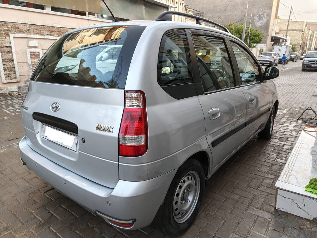 هيونداي ماتركس محرك ١٦٠٠ موديل ٢٠١١ لون سلفر رقم بغداد سنوية ٢٠٢٩ بسمي تحويل ثاني يوم... جارد الكلير بعض الأماكن صبغ دعاميات.لاضربة ولا تبديل بارد قليل بالباب الخلفي ..تخم تاير جديد صيانة دورية كاملة مكان السيارة بغداد الحرية. للتواصل رقمي *********** بي واتساب بغداد, العراق
