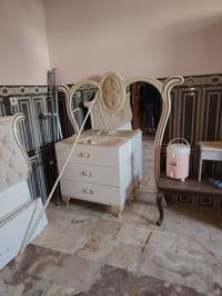 غرفة • للبيع • بيها مجال