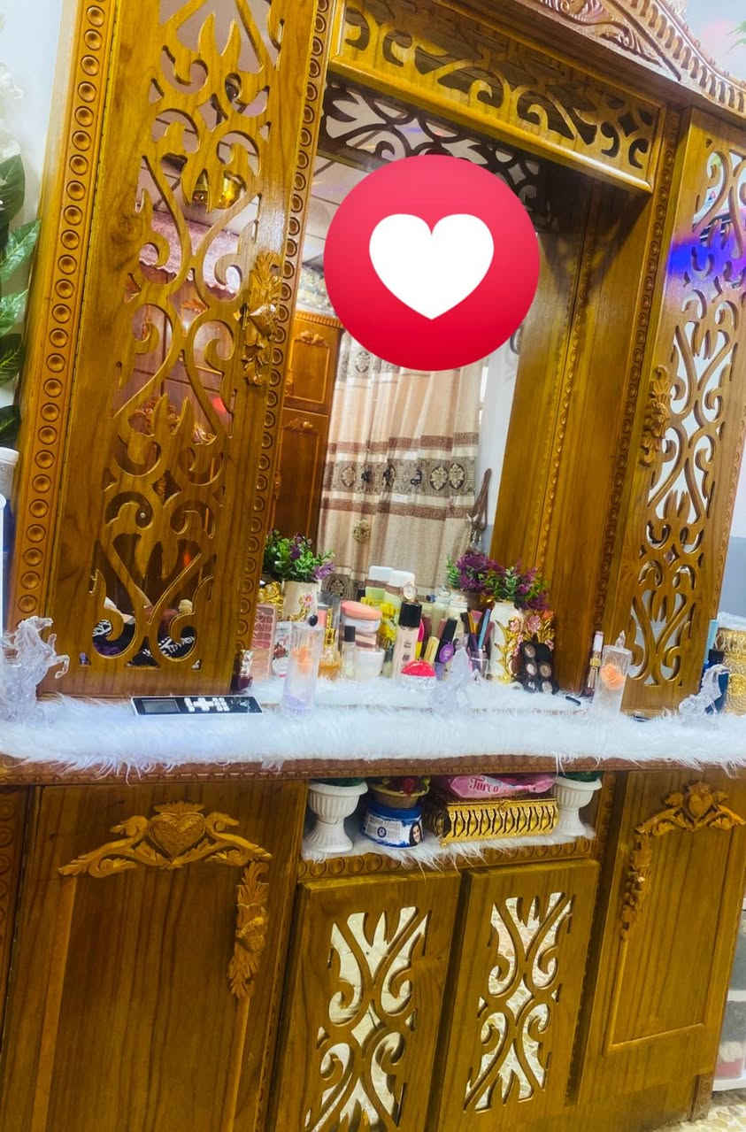 ‏غرفة للبيع السعر 850 ‏ ‏بيها مجال      
***********
*********** يوجد واتساب ￼￼￼
