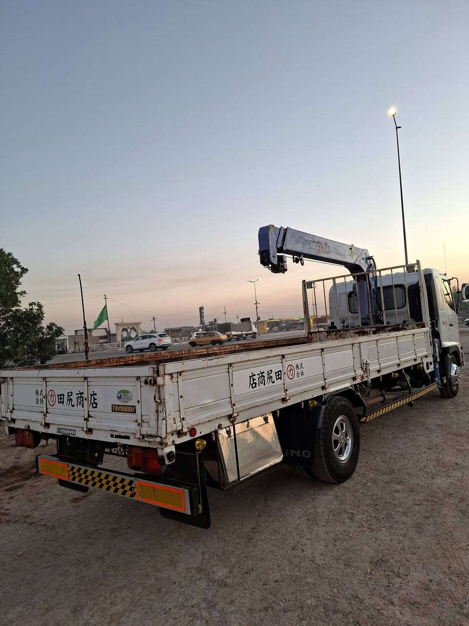 سلام عليكم هينو شيطان للبيع كرين بلادي سلايتين كاركو دخول جديد موديل 23 طول سته وربع بلادي مكينه 5 سوبر مكفوله كفاله عامه العنوان واسط الصويرة ***********
