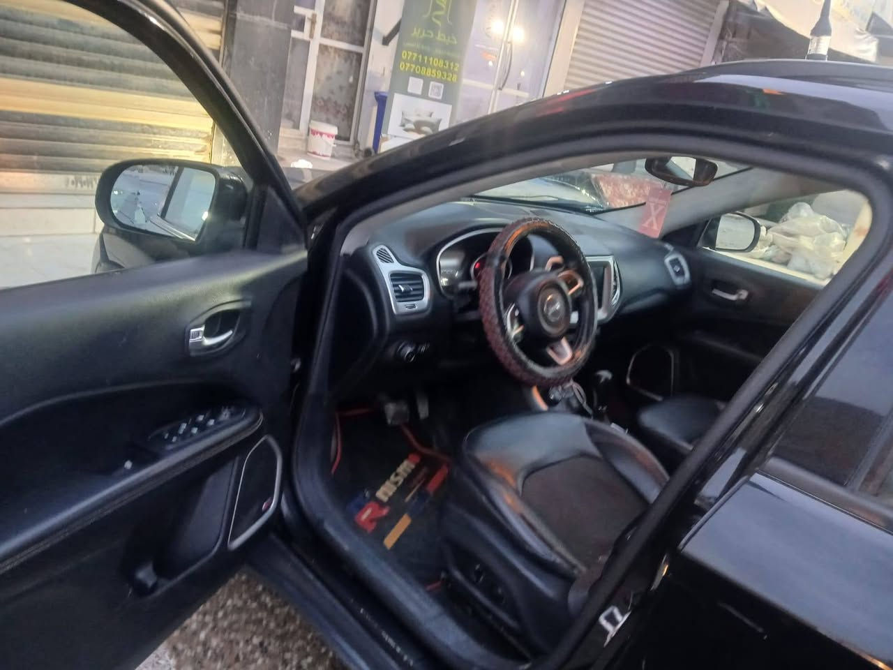 السلام عليكم بيع مستعجل ومناسب وماكو هيج سعر بالسوك  وشايف كل الخير الياخذها 
للبيع جيب كومباس 

الضرر:بنيد بدون دواخل لا شاصي ولا لغد وبعده ما مصبوغ 

الرقم: بغداد 

المحرك :2400 ( اربعه سلندر)

الموديل:2017
 
العداد: 78 الف 

•غرفه السياره: كشنات السياره اسود اصل

•السياره بصمه 
•كامره خلفيه 
•تبريد قطعين امامي وخلفي
•شاشه السياره كبي
•سايد بريك اوتو ودكمه
•تحكم ستيرن جهتين 
•مثبت سرعه كروس
•نضام ABS
فور ويل
سماعات ودمام خلفي اصليه الباين
وبعد بيه هواي مواصفات
فول عدا الفتحه

السعر المطلوب 95 ورقه  مع مجال بسيط 

الاتصال ***********

مكان السياره بغداد الزعفرانيه
