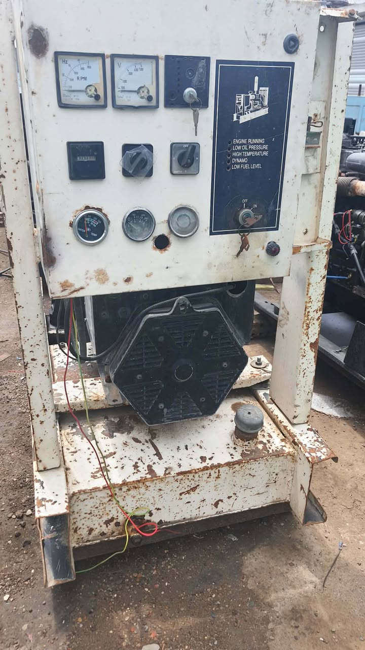 عندي هذا المولد للبيع مالتي نوع
بيركز انكليزي 
نوع بستم 91  __  30 kv __
(3 ) ثري فيز 

جدا نضيف 
ضمان الفحص 
لاصرف ولاتبخير 
ولاتبديل ولاتجفيت 
اخذته مال بيت يعني تشغيله عند الحاجه مساعد فقط عند نقطاع مولد السحب والوطنية  

و جدا راقي بصرف الكاز يصرف لتر الى لتر ونص بالساعه حسب التحميل 

رايده  ٢٥ ورقه  وبي مجال بسيط

العنوان ديالى بعقوبه
*********** 
@
