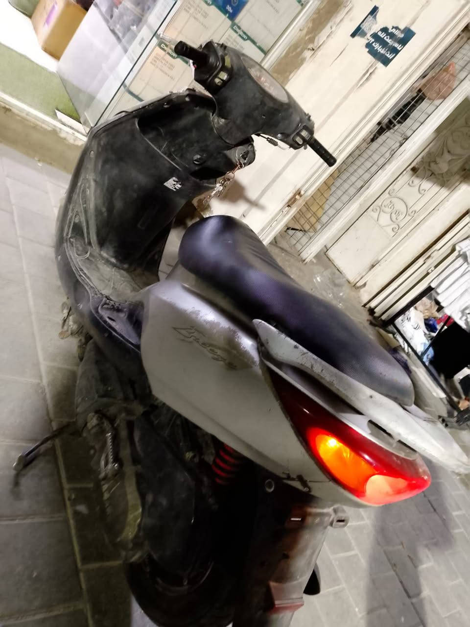 السلام عليكم بريز نضيفه ومكينه بلادي  ناقصهه كتف شحن
اشاير دبل اشاره الكيج بانزين شغال  ومختمه 

مبدل سلف و راجز  تاخذه وتريح بالك 

السعر 525 وبيه مجال شي بسيط الطيبين 

مكاني مدينه الصدر قطاع 40 

***********
