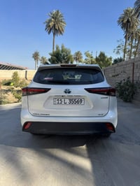 تيوتا هايلاندر  GLE 2024 هايبرد  الكاميرا الخلفية، صندوق كهربائي مستشع...