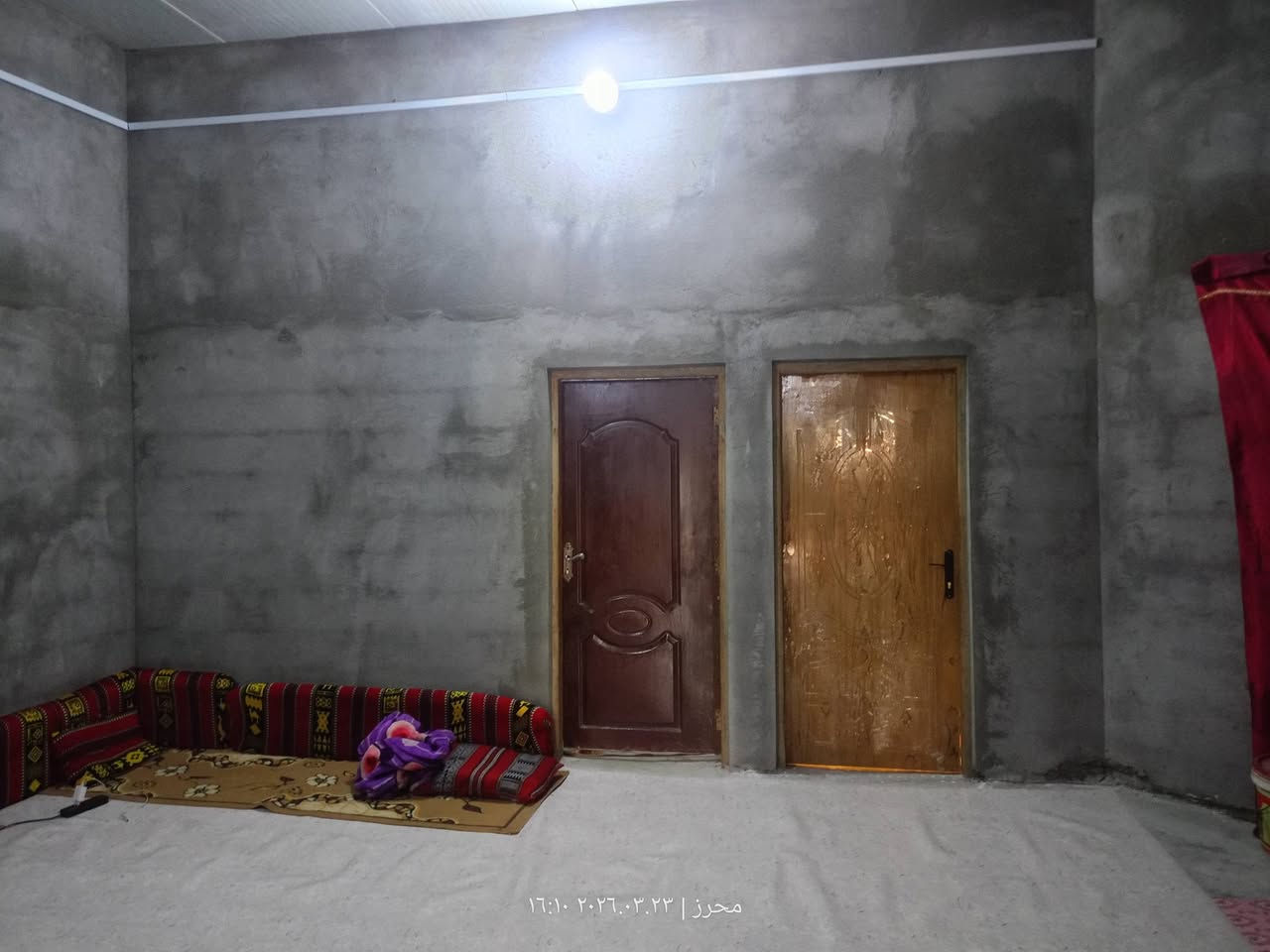 السلام عليكم بيت زراعي لبيع منطقت المكصب شارع 15 
بيت مساحه 250 يحتوي عل 3 قرف وصاله وحمام داخلي ومطبخ وديوان سعر لبيت 50 وبيه مجال ***********
