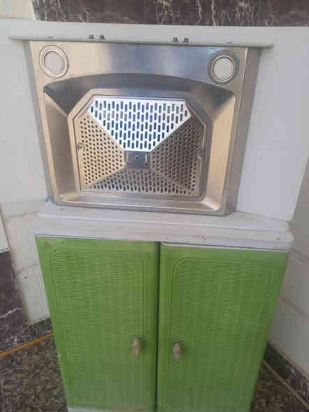 قناني غاز نضيفات سعر الوحدة 50 وبيهة مجال
مجمدة حجم كبير سعرهة 125 وبيهة مجال 
كاونتر 3 قطع قياس 3 متر سعره 350 وبي مجال
زوالي عدد ثنين نفس القياس جدد سعرة الوحدة 80 وحدة 75
ساحبة نظيفة سعرهة 60 وبيهة مجال 
للاستفسار الاتصال على الرقم ***********
***********
