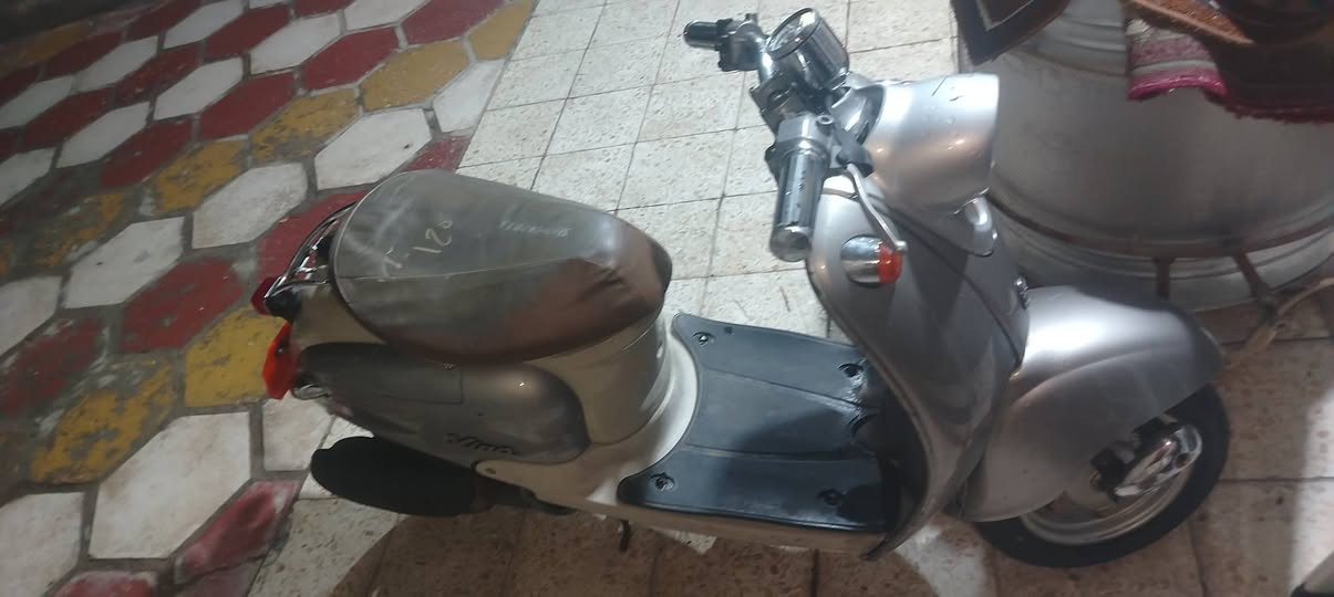 السلام عليكم شباب دراجه مصريه فحل قفل اكسن درجه رمبه صله يومين من طالعه كفاله عامه عداد طوافه كلوب عالي ناصي كله شغل ما بيه اي نقص مكينه برغي مامفتوح شلعه معدل فوك ٦٠ درجه خرسه بلعافيه عله يخذه درجه تخبل سعره ٧٥٠ بيه مجال حك جيه مكاني ناصريه مركز هذا رقمي *********** شراي يتصل وخادم انه شباب مو شراي فدوه روحلك لا تعبني ودرجه بلكرتون شباب.     وتحياتي للجميع
