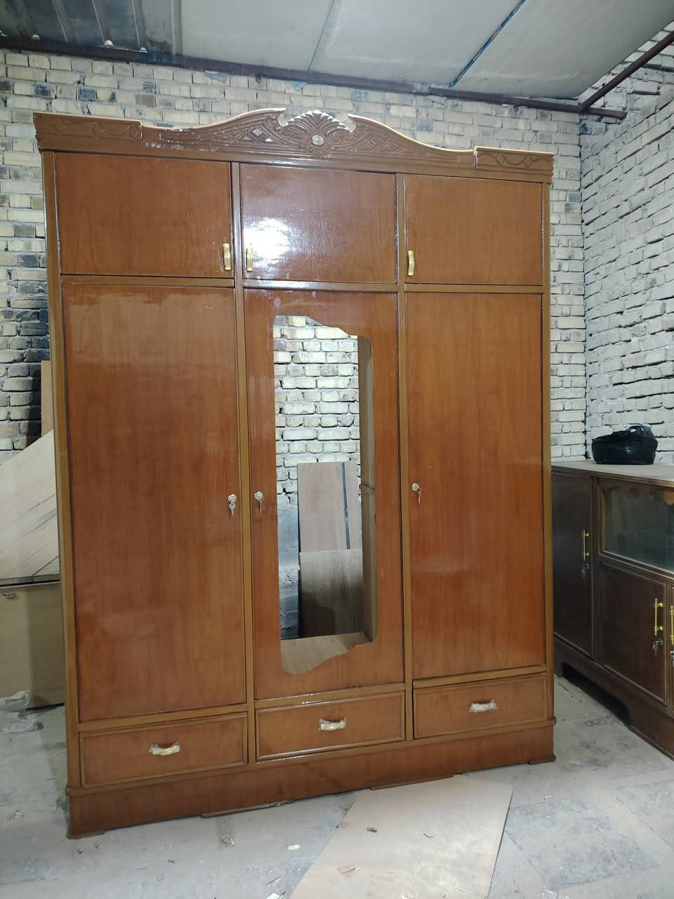 كنتور 3 باب تسكام جاهز
سعره 250 شد ونقل مجانا داخل نجف 
للاستفسار اكثر خاص او الاتصال ***********
بادارة مصطفى شبع
