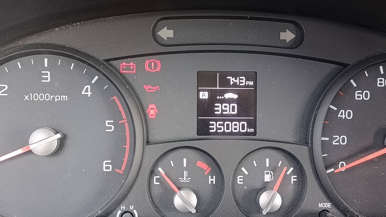 سلام عليكم سياره بنكو موديل 2023مكفوله كفاله عامه من الفتح والصبغ والتبديل سياره ماشيه 35الف سياره زيرو بمعنه الكلمه سياره مفتوح مكاني البصره قضاء المدينه رقم الهاتف ***********
