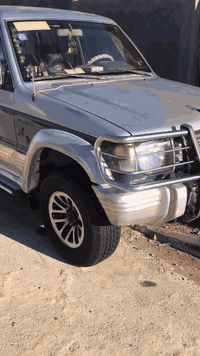 سلام وعليكم سياره باجيرو ميسيبوشي 1993صدر جديد رقم المامي مصفر من الغرامات ثاني يوم التحويل مباشر  كير مكينه جدد مكينه بطه ثنين ونص تخم جديد تاير سعر 60 بيها مجال *********** مكان بغداد سبع قصور
