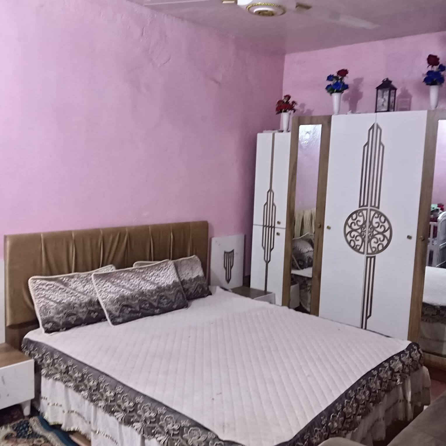 سلام عليكم دار البيع مساحا ٢٤٠ غرفتين وصاله ومطبخ وستقبال الدار السقف عكادا تفاصيل أكثر تصال رقم *********** العنوان حي الصمود ٢ قريب على مدرسه الصينيه طابو ملك صرف
