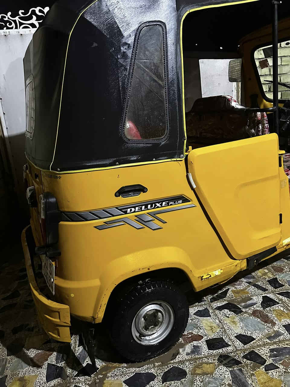 سلام عليكم شباب تكتك للبيع مديل 21 كفاله عامه رقم وسنويه تحويل ثاني يوم سعر 7وبيها مجال عنوان بغداد حي ور رقم ***********
