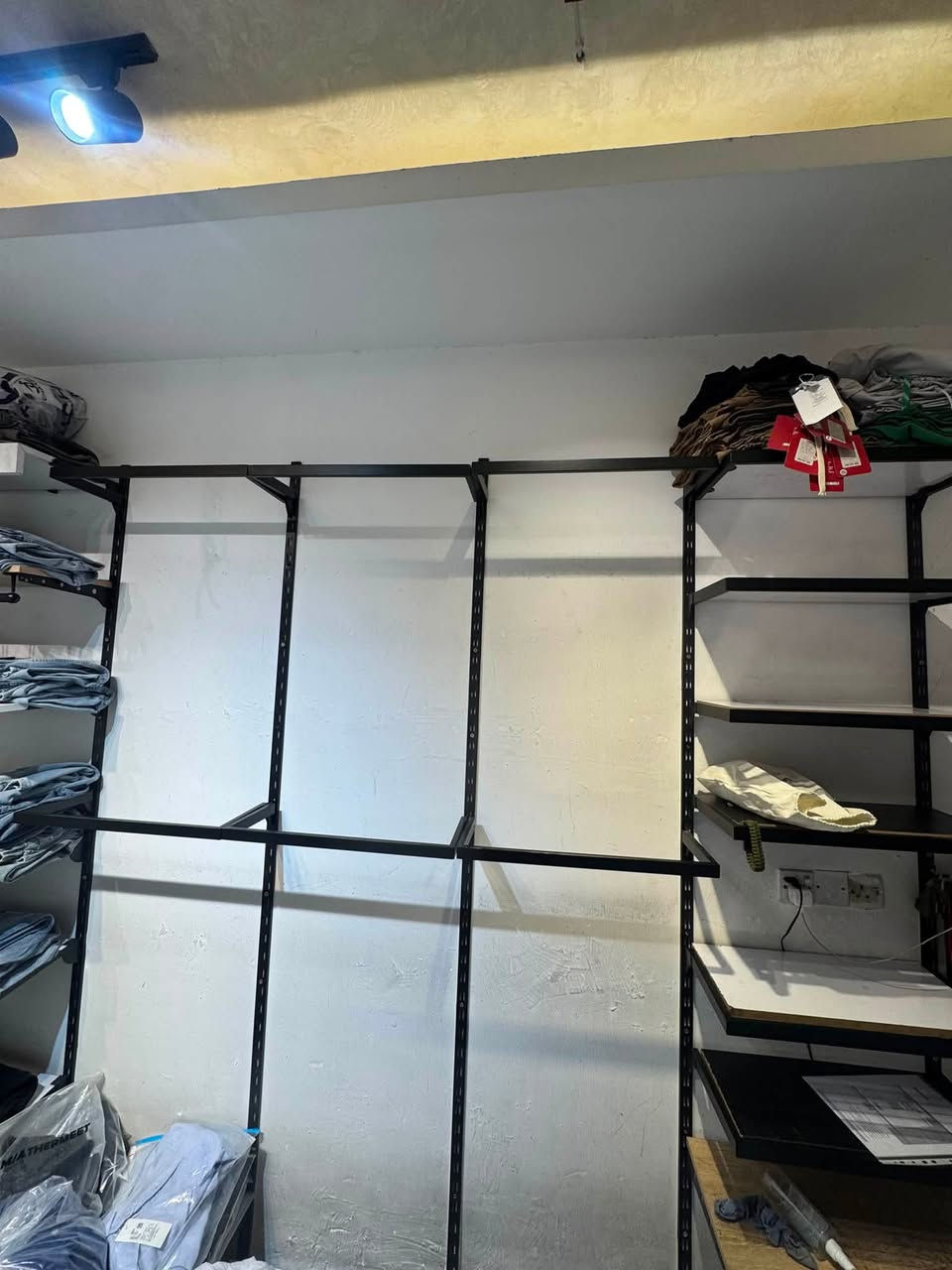 غراض محل البيع رفوف وسجاج
40 راف 
السعر الرف ٦ الف 
السجه الفين دينار


**إذا كنت صاحب هذا الإعلان وتريد حذفه لأي سبب، رجاءا أرسل رسالة إلى الدعم الفني**