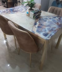 للبيع ميز طعام يتكبر ويزغر  سعره ٨٠ بي مجال بسيط  مكان بغداد دوره اتصا...