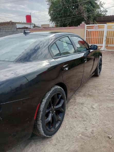 السلام عليكم جارجر 17للبيع sxt حرة فول عدة الفتحة سيارة جاهزة من كلشي مامتعوبة السعر 185وبيها مجال مكاني بابل الحلة  للاستفسار الاتصال على الرقم***********
