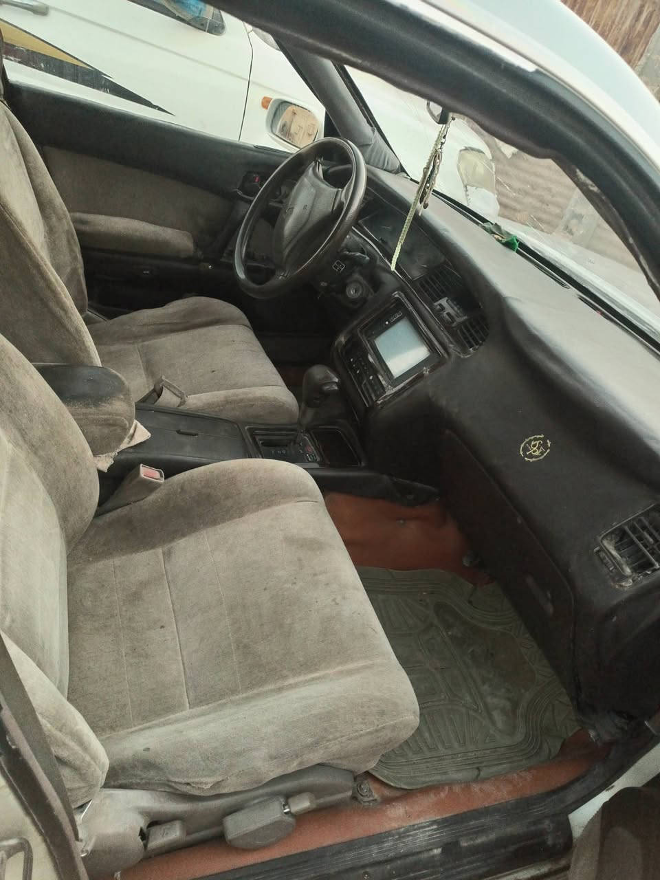 بطه متصل رقم بصره سنويه بعد مامنتهيه مكفولة من الكص ونقل حداده حلوه محرك نضيف سعره 38مكان بصره شراي وتساب او اتصال ***********
