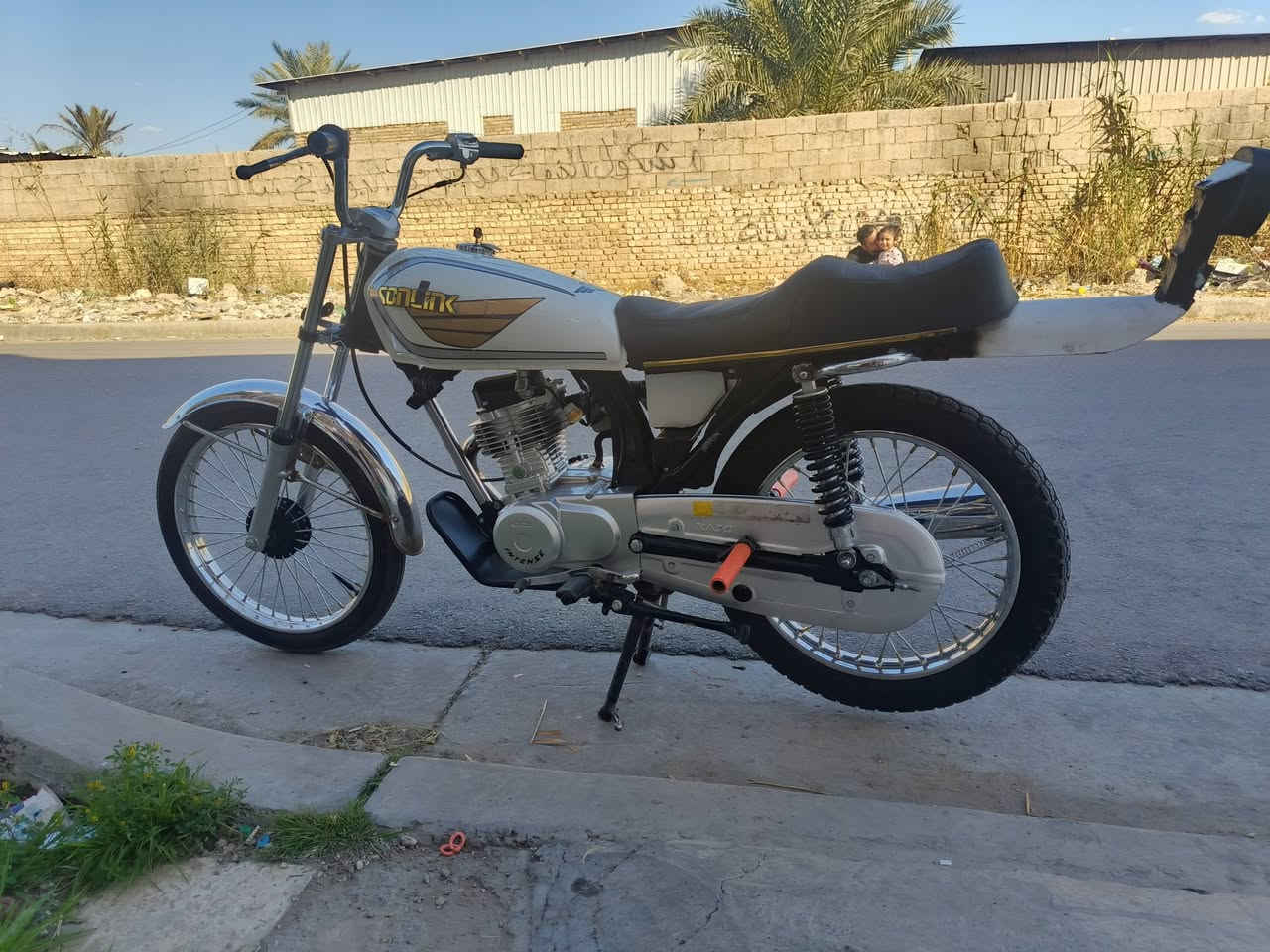 سلام عليكم دراجه حربية تعمير جديد
دراجه مكفولة كفالة عامة محرك انتنس الاصلي نكره هندر محرك اخرس
بغداد الشعب السعر 700 بيه مجال رقم ***********
