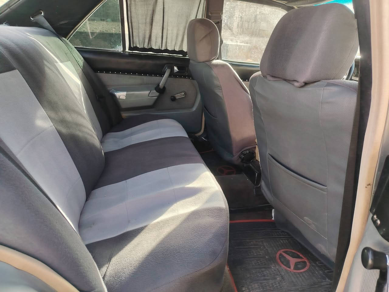 سلام عليكم مارسيدس طياره 1990السياره خير من الله تدفئة تبريد كهرباء كلها شغاله كير و مكينه خير من الله داخل يخبل محرك محور بطه ونجي  السياره فول ترايك وين ما تريد مكاني ديالئ كنعان السعر 55و بيها مجال


**إذا كنت صاحب هذا الإعلان وتريد حذفه لأي سبب، رجاءا أرسل رسالة إلى الدعم الفني**