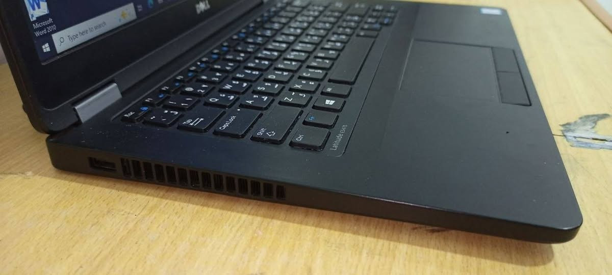 💻 Dell Latitude E5470
🔹 المعالج: Intel Core i5 الجيل 6 فئه HQ
🔹 الرام: 8GB DDR4 (قابلة للتطوير 16GB)
🔹 التخزين: 256GB SSD  
🔹 كارت الشاشة: AMD خارجي 2GB
🔹 الشاشة: 14 انش HD
🔹 الكيبورد: ليزري ضوئي عربي / إنكليزي
🔹 ويندوز 10 برو
🔹 نسبة النضافة: 97–99٪

السعر 150
  والملحقات(ماوس+حقيبة+الشاحن الاصلي)


**إذا كنت صاحب هذا الإعلان وتريد حذفه لأي سبب، رجاءا أرسل رسالة إلى الدعم الفني**