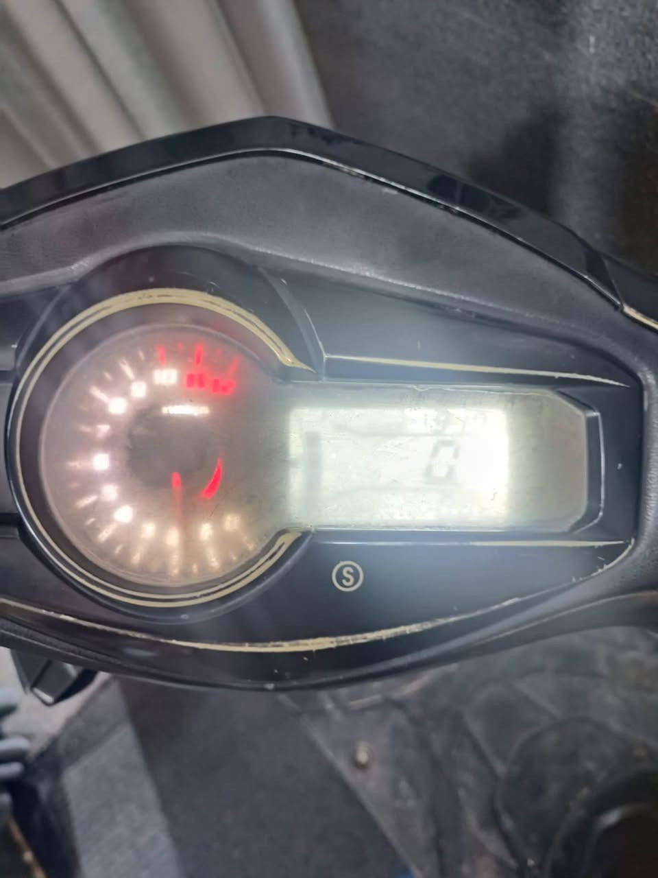 سلام عليكم سكنس موديل حديث كهربائيات شغاله كله شلعه اومعدل خير من الله رون مال عداد شغال مكان كربلاء قرب الچاير السعر خاص او واتساب ***********
