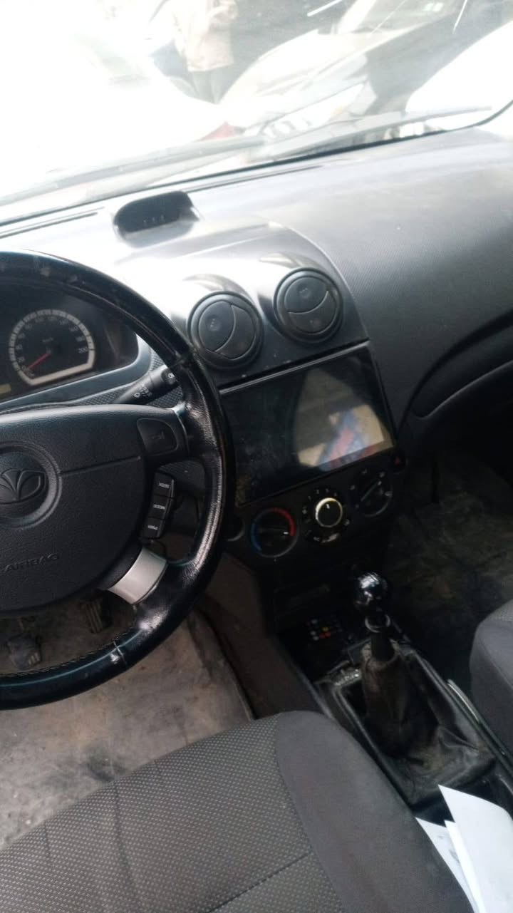 ٱفيو نفطي موديل2007 گير عادي 
عام صبغ بدون دواخل
 ٱمام وخلف كبس + شاشه و كاميره
 رقم اربيل شرط تحويل تدفئه وتبريد بشرط
السياره كلش نظيفه للمعلومات الاتصال *********** دهوك, العراق
