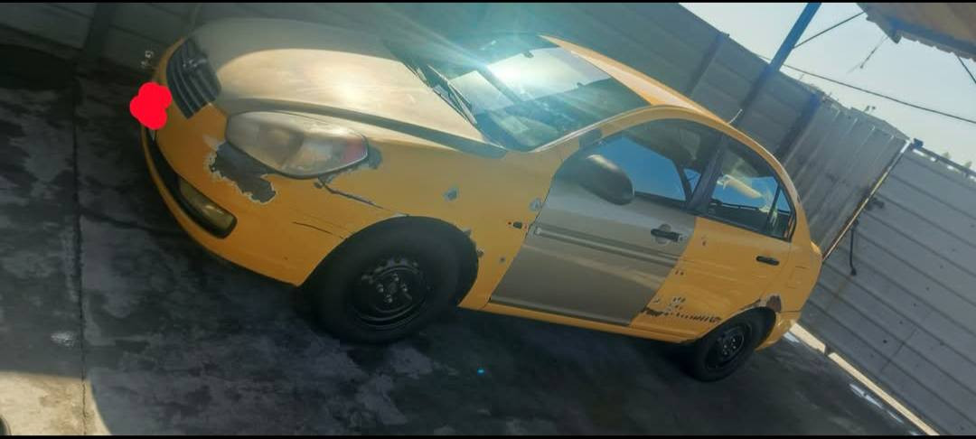 السلام عليكم سيارة اكسنت مديل 2010 وارد امريكي رقم ديالى السيارة فيها قطعتين تبديل البنيد والباب السايق بدون دواخل محرك السيارة 1600 المرغوب تبريد شغال جيد تخم تايرات جدد السيارة فيها عطل في الكير السيارة شغالة السيارة نضيفة باتري جديد السيارة باسمي سعر 72 وفيها مجال رقم الهاتف ***********
