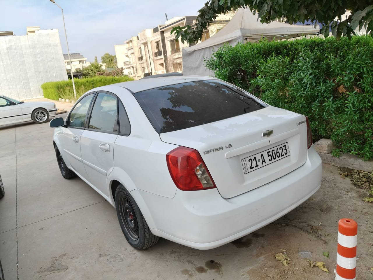 ئۆپترا صاڵۆن 2007 گێر تۆماتیک ڕەقەم سلێمانی ،  2 پارچەی هەیە بێ ناو گرتن ، گێڕو مەکینەو تەحویل بەشەرت ،پشتو پێش کەپس، بێ مەسرەف بێ تەقەو ڕەقە ، غڕامەی هیچ لەسەر نیە چوار تایەی خاوێنی لەژێرە،
تابڵێی خاوێنەو 190هەزار ڕۆشتوە
دەفتەری شەریکەو سپێرو فسفۆڕو جەگیشی لەگەڵ ماون ,بەردی گزۆزیشی لەناوە 
72 گەڵاو مامەڵە.
        ***********
