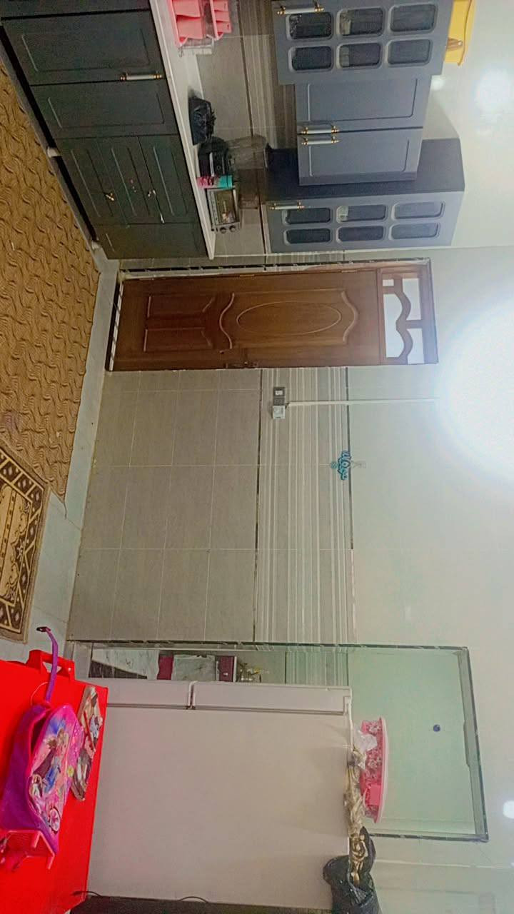 بيت للبيع زراعي سند 25 العنوان بستان الماجديه قرب جسر ناظم المشرح بدايه البستان ثاني فرع  الشارع العام خدمات ماء مجاري كهرباء 
مساحه 170م( 10×7)
يتكون البيت من صاله استقبال مطبخ غرفتين وصحيات البيت بناء حديث درجه اولى السقف صب كونكريت مكلف بالنشر رقم صاحب البيت‏ 
‏ *********** ‏
