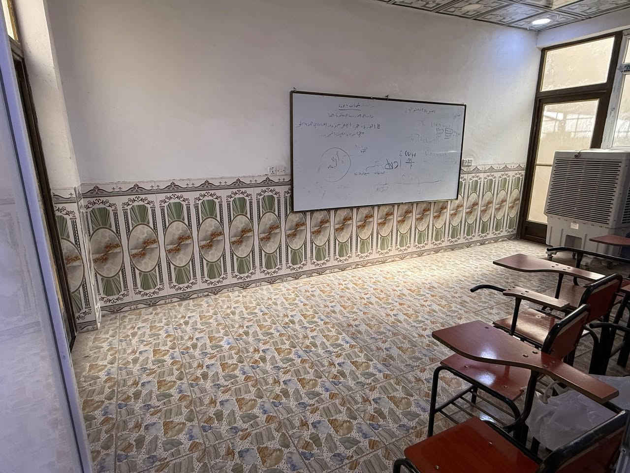 سلام عليكم اخوان
غراض للبيع الي تفيدة يتصل علية او يراسلني 
كراسي جامعية عدد ٧٠ 
نص تخم قنفات 
مكتب قطعتين مع كرسي دوار جلد مع فاترينة
سستم كامرات متكون من ١٢ كامرة نوع فايوتك مع dvrمع هارد ووايرات الي يعجبة يفتحهن وياخذهن 
طابعة براذر استنساخ وسكنر
سبالت عدد ٦ ثالث منهن انفيرتر احجامهن مختلفة طن وطن ونص وطنين نظيفات جدا 
مبردة كبيرة مع ٣ دكتات نازلات من سطح البناية 
مبردات ثنين داخليات حجم وسط ومبردة زغيرة ع شكل سبلت 
كراسي جلد ثابت عدد ٤ 
مراوح سقفية وجدارية 
براد ماء 
قواطع pvc  موجودات بالصور
للاتصال ***********
