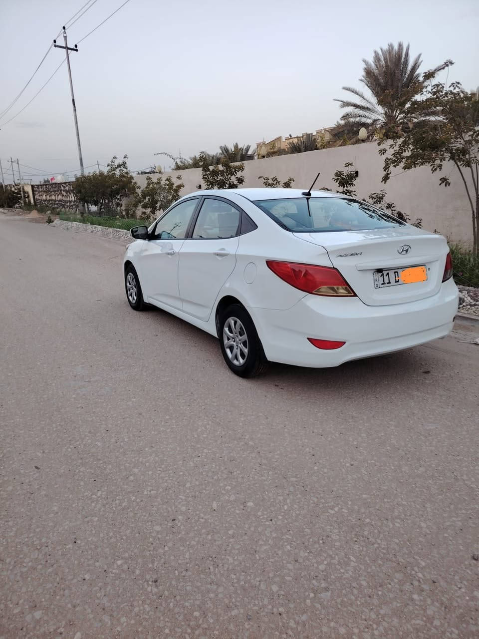 سلام عليكم مرخصت لادمن اكسنت 2015 وارد امريكي بسمي رقم بغداد دولي حادث جاملغ امامي ايسر نفسه مصلح ومصبوغ بدون تبديل ليبل واحد سياره بدون دواخل وبدون ارباك ماشيه 93 حقيقي مكينه 1600  كير مكينه مكفولات تخم تاير باتري جديد السعر 93 وبيه مجال بسيط 
مكان سياره بابل قرب تقاطع السده 

***********
