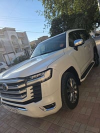 لاندكروزر VX • ٢٠٢٢ • ٤٦٠٠٠ كم