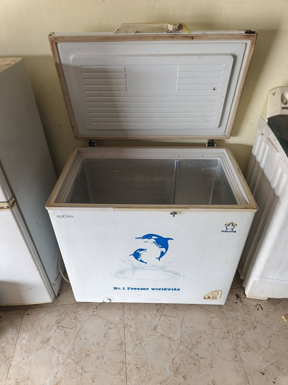 مجمده شغاله كامله على فحص 100 وبيه مجال قليل للاتصال 
‏‪***********‬‏
