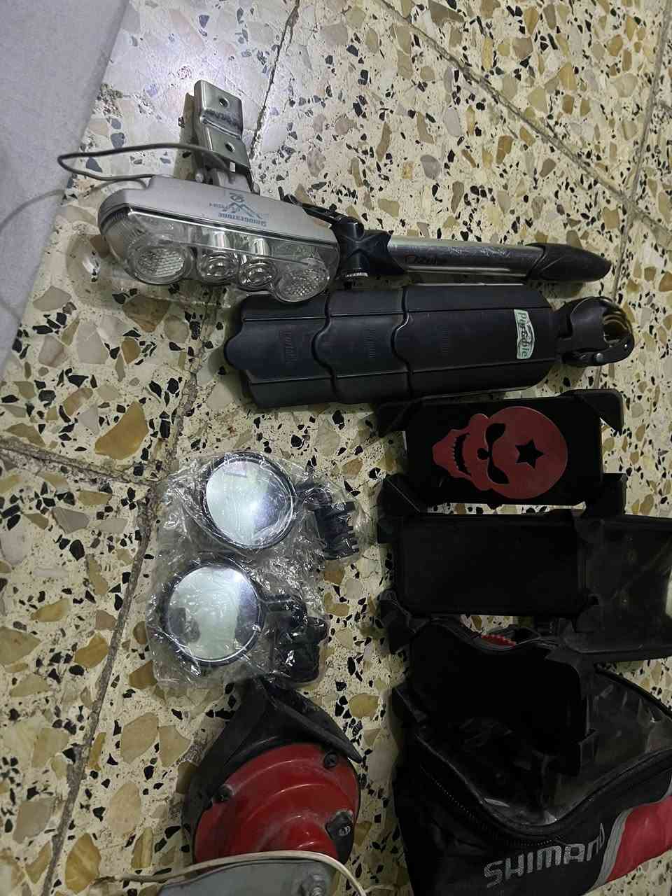 السلام عليكم شباب كماليات للبايسكل للبيع وكلهن يشتغلن وماركه عالميه أصليات واكو بيهن يحتاج بطاريات بس

وعنواني بغداد الاعظمية 

رقمي ***********
