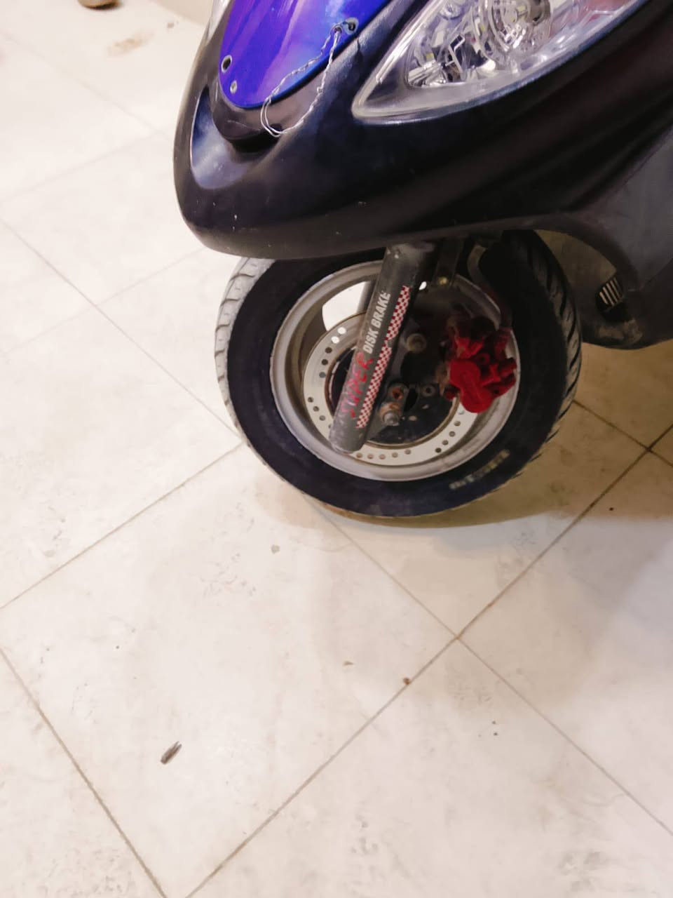 السلام عليكم دراجه نضيفه وجديده كو ما كامكو في 2 موديل 2012 دراجه كلش حلوه سابقا قايمه مجفته اغراض كلها الجديده السعر 450 الف المكان ذي قار قضاء الشطره رقم الهاتف ***********
